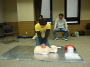 心臓マッサージと人工呼吸