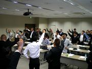 団結ガンバロー