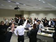 団結ガンバロー