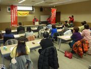 熱弁を振るう講師