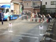 早く火を消すんだぁ