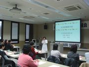 熱心な指導をする講師の方々