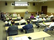 就任挨拶をする小林会長