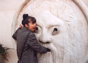 きゃー手が……