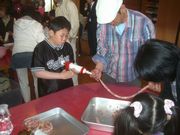 ウインナー作り頑張っています