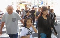 さぁ－よしもと見に行くぞ