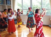 &nbsp;リズムにのってフラダンス