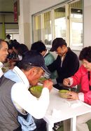 メロンをペロリ