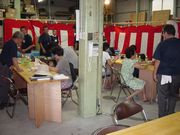 家族連れの大勢の来場者