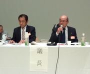 分科会議長を務める上野労働対策部長（右）