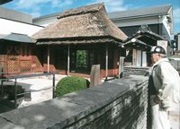 大醒しゃを見学する参加者