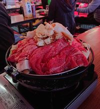 山盛りの近江牛と松茸