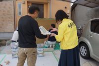 パンフレットを開いて説明