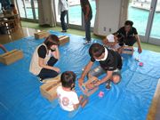 熱心な指導の役員（右）