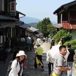 風情ある石畳を散策