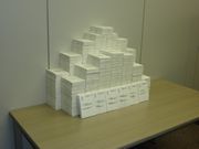 皆さんにお書きいただいたハガキの山