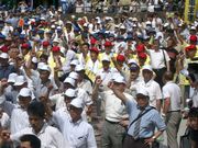 団結ガンバロー