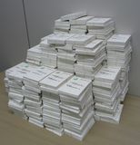 集まったハガキの山