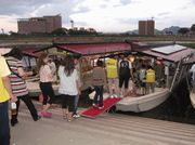 舟に乗り込んで出発だぁ