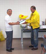 見事、優勝の山下さん(左)