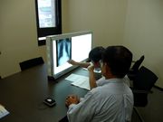 面接を受ける組合員（前）