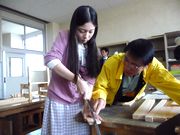 熱心な指導をする役員