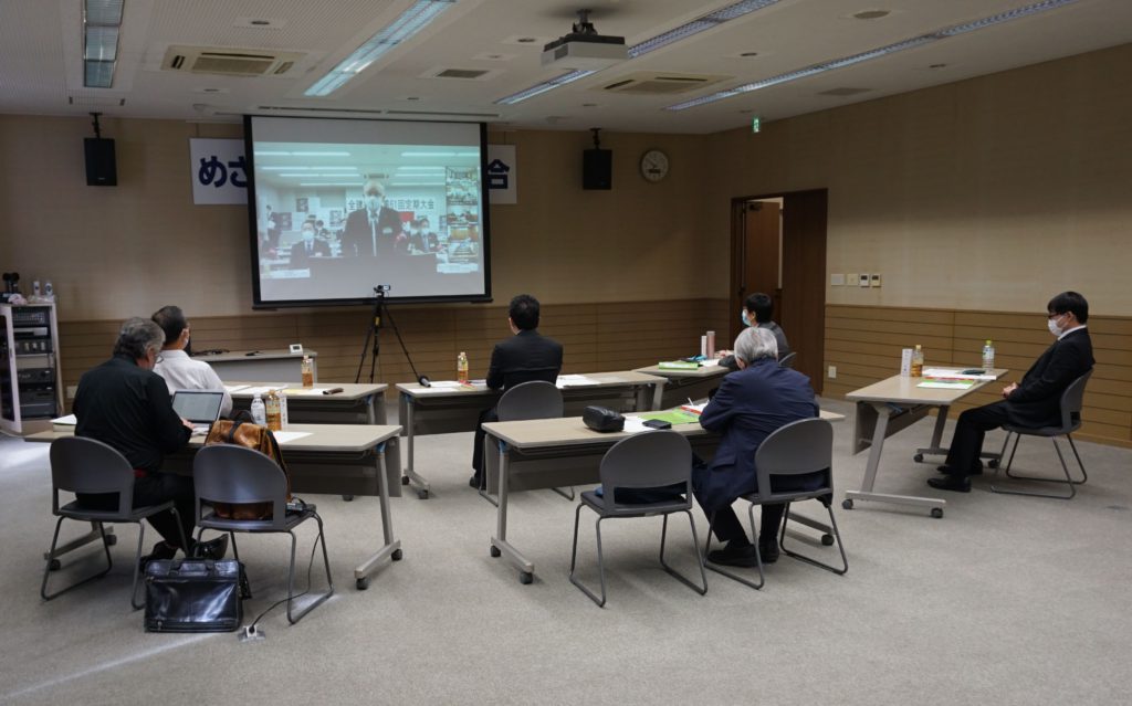 サテライト会場の1つ全建愛知会館にて、オンライン大会の様子