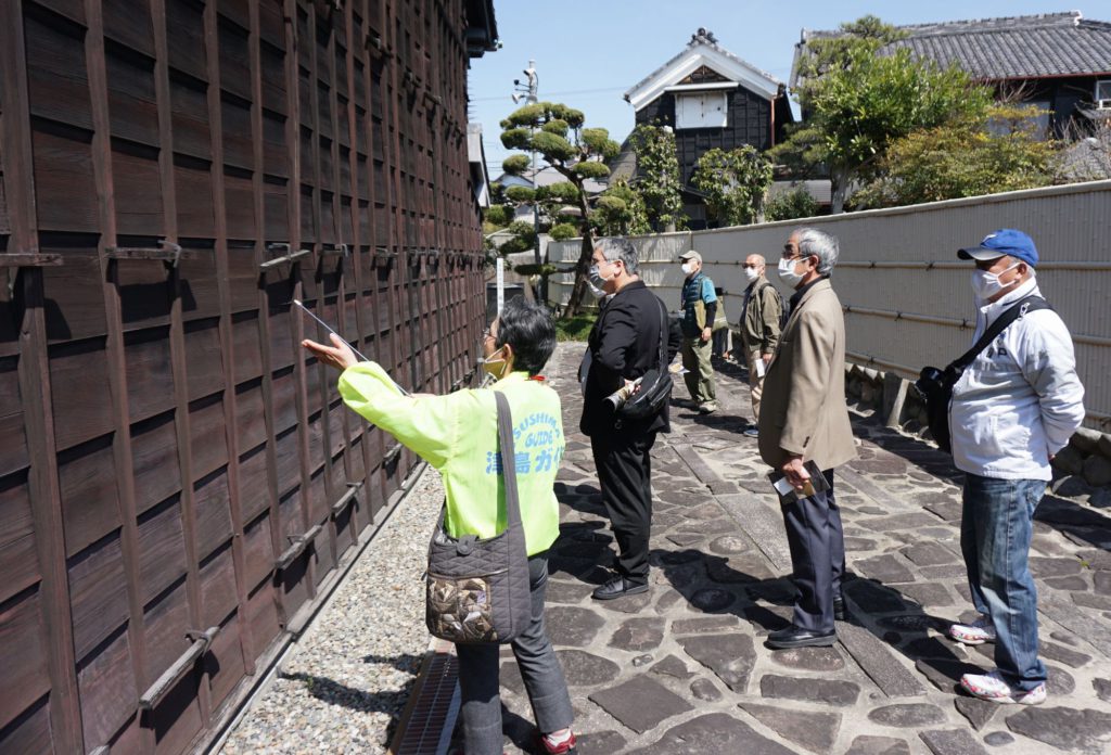ガイドさんによる町並み散策