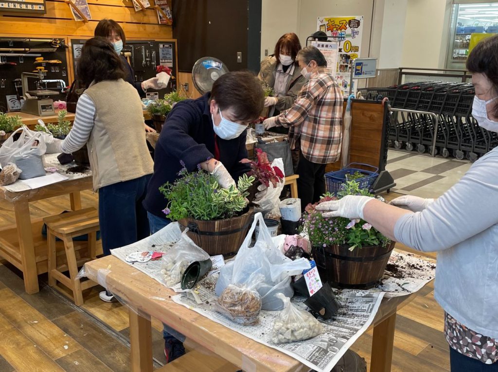 黙々と作業しています