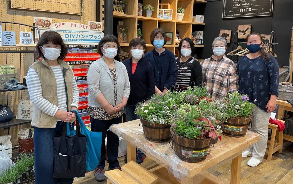 素敵な寄せ植えの完成