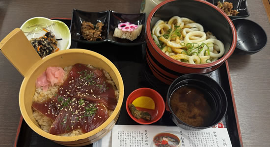 おいしそうな昼食